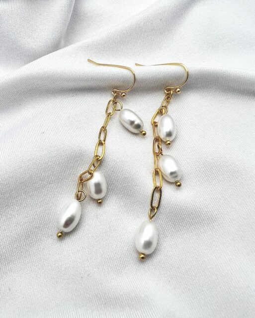 Pearl Dangle Earrings Gold Image 4